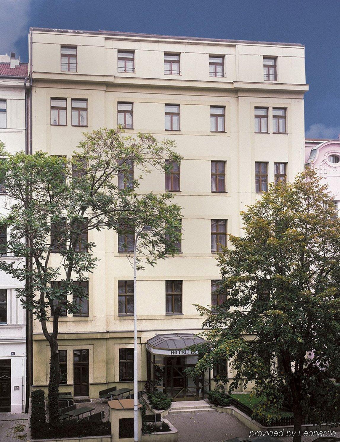 Lunik 3* Prague